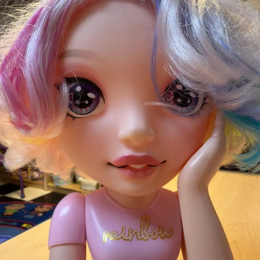Rainbow High Bella Parker 13
